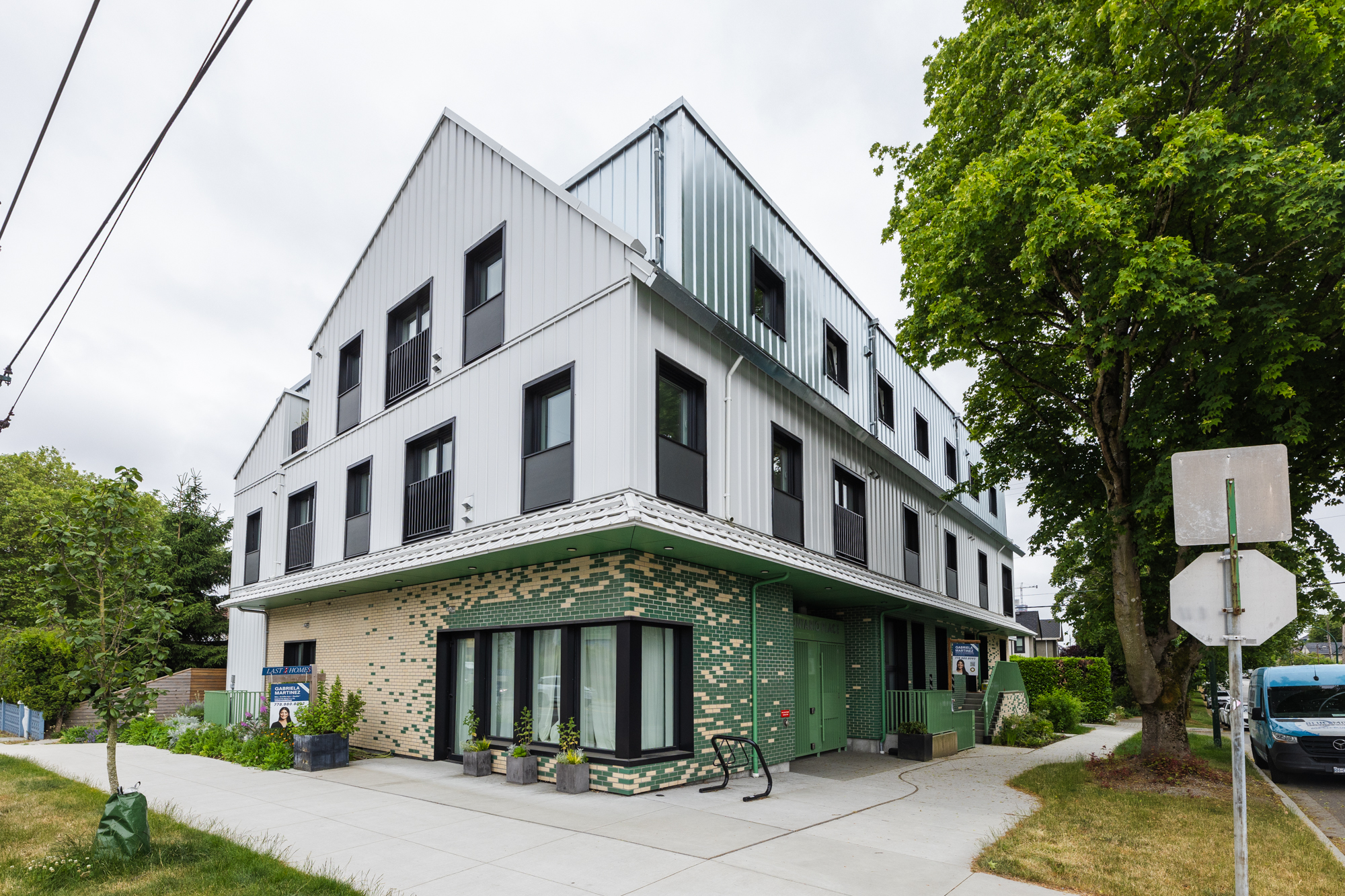 EuroLine Windows TOMO House Project