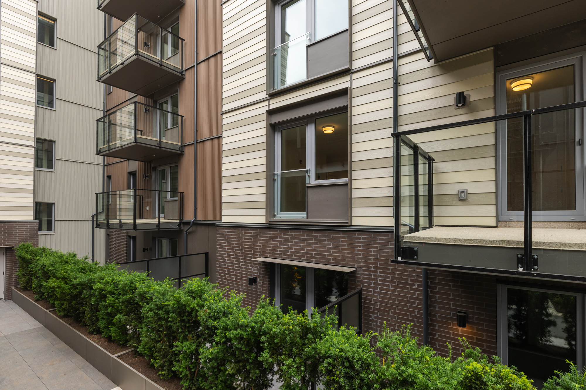 EuroLine Windows Vaha McHardy Multi-Family Home Project