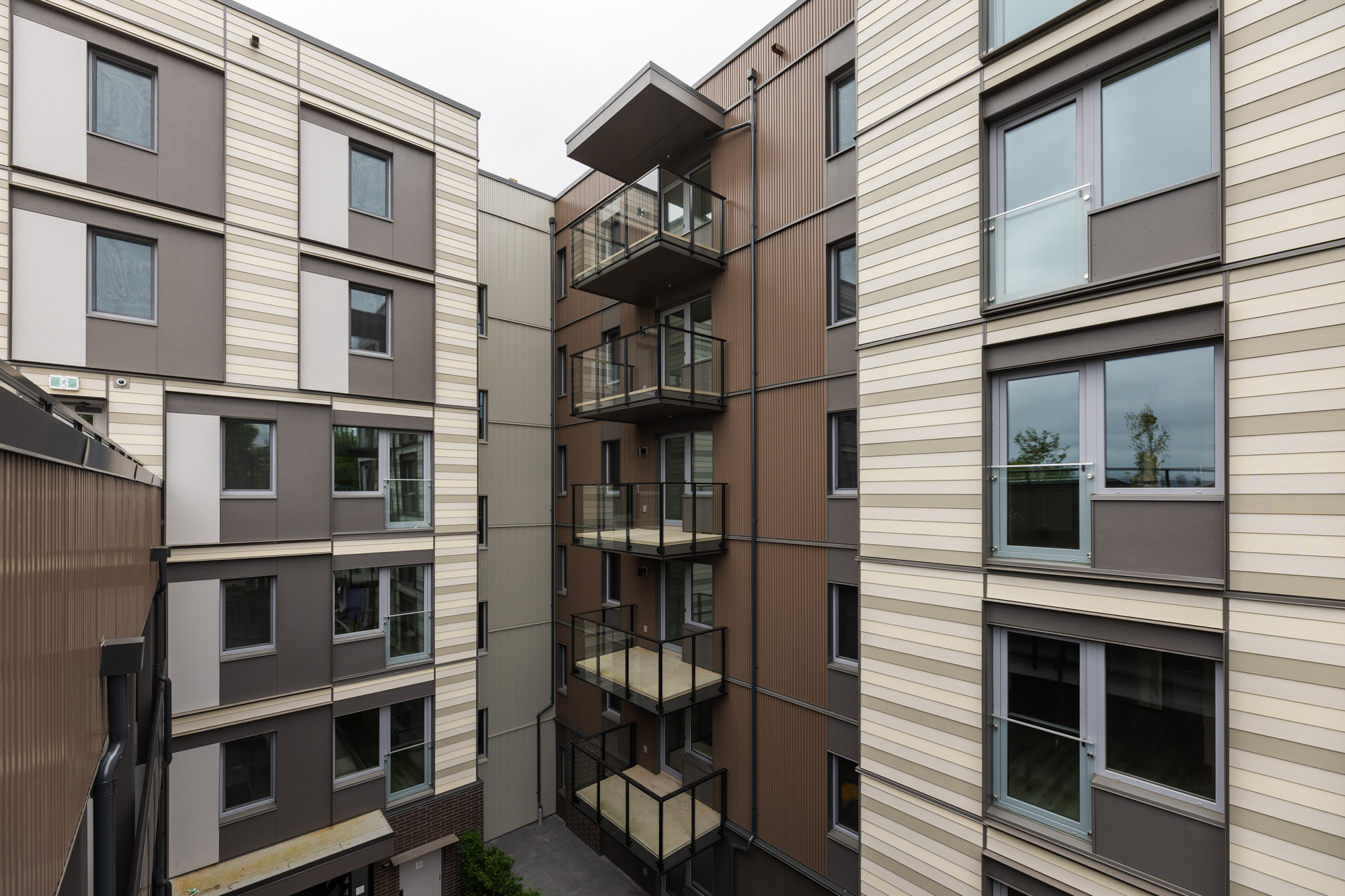 EuroLine Windows Vaha McHardy Multi-Family Home Project