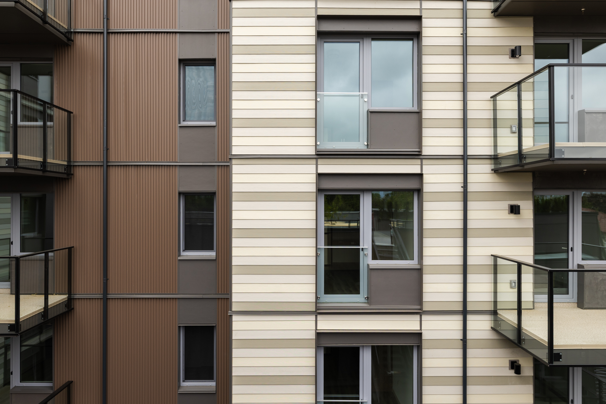 EuroLine Windows Vaha McHardy Multi-Family Home Project